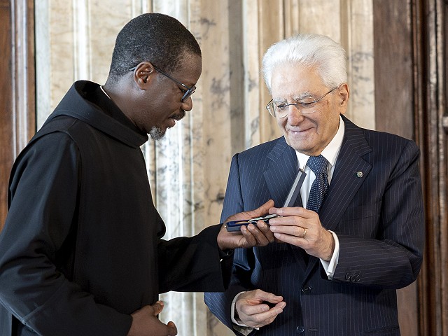 Fra Fiorenzo Priuli: Medaglia DOro ai Benemeriti della Salute Pubblica 